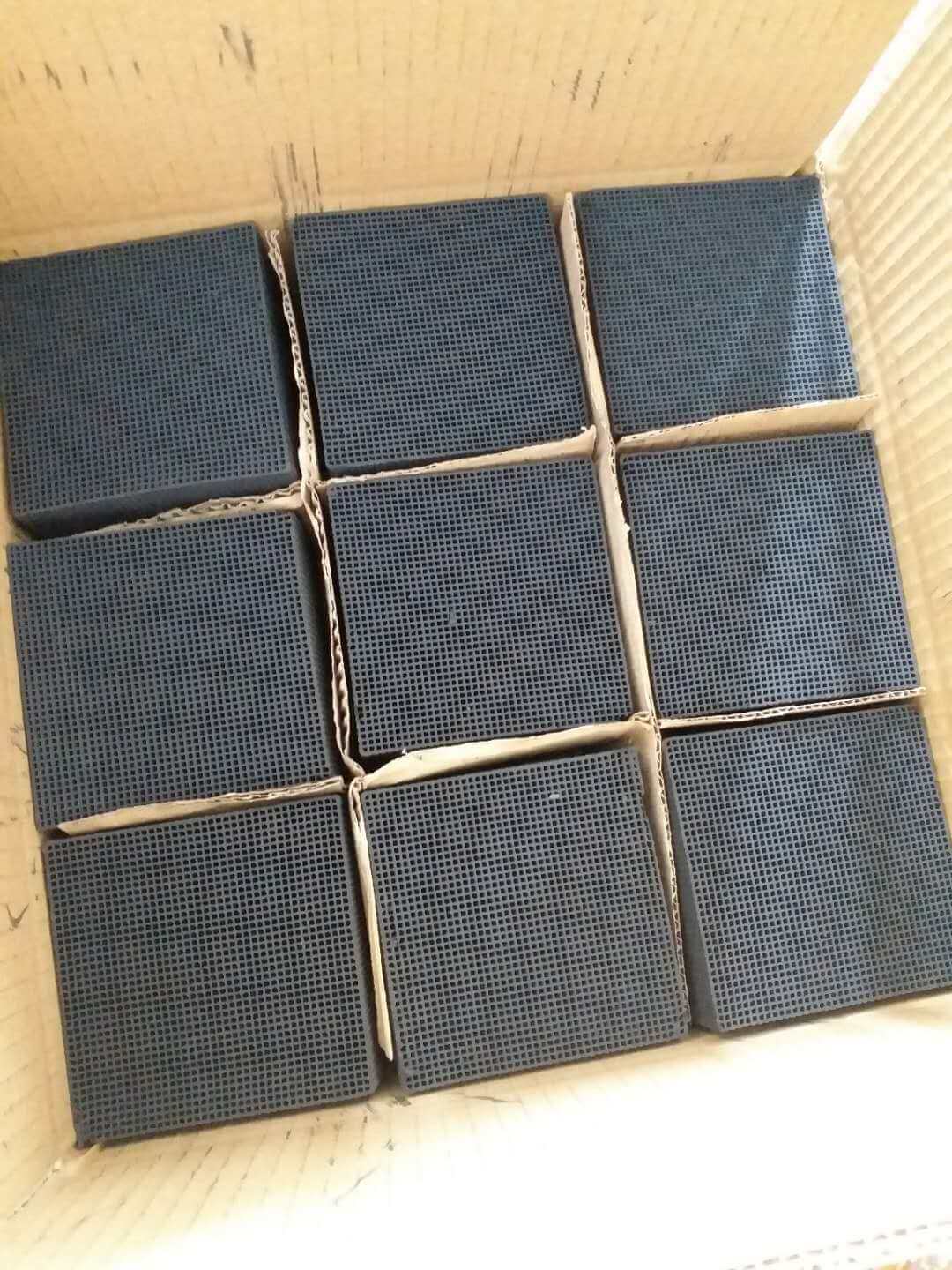 <a href=http://m.6060dd.com/fwzhxt/ target=_blank class=infotextkey>蜂窩活性炭</a>一箱展示