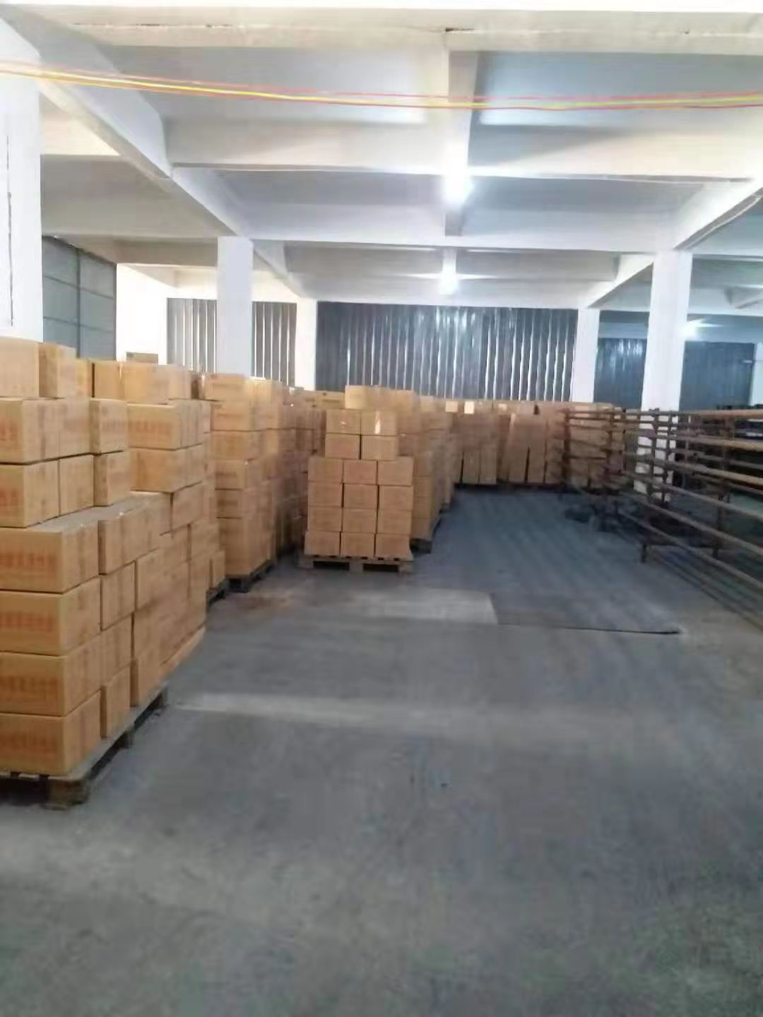 存放<a href=http://m.6060dd.com/fwzhxt/ target=_blank class=infotextkey>蜂窩活性炭</a>倉庫